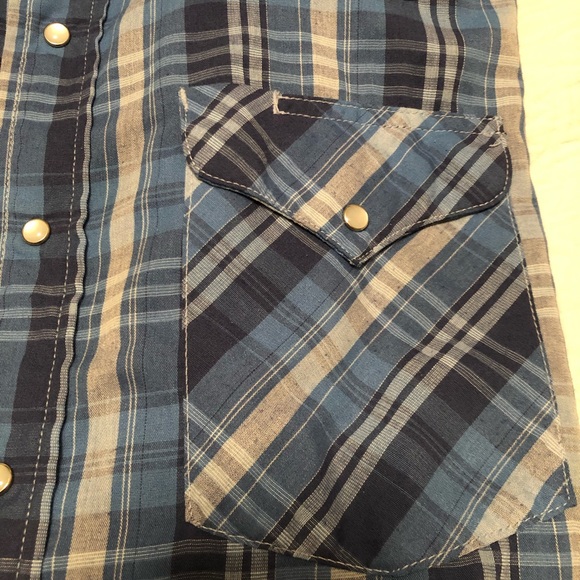 Pearl Snap shirt - Picture 3 of 8